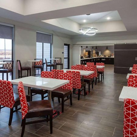 La Quinta Inn & Suites By Wyndham Coralville Iowa City Bagian luar foto