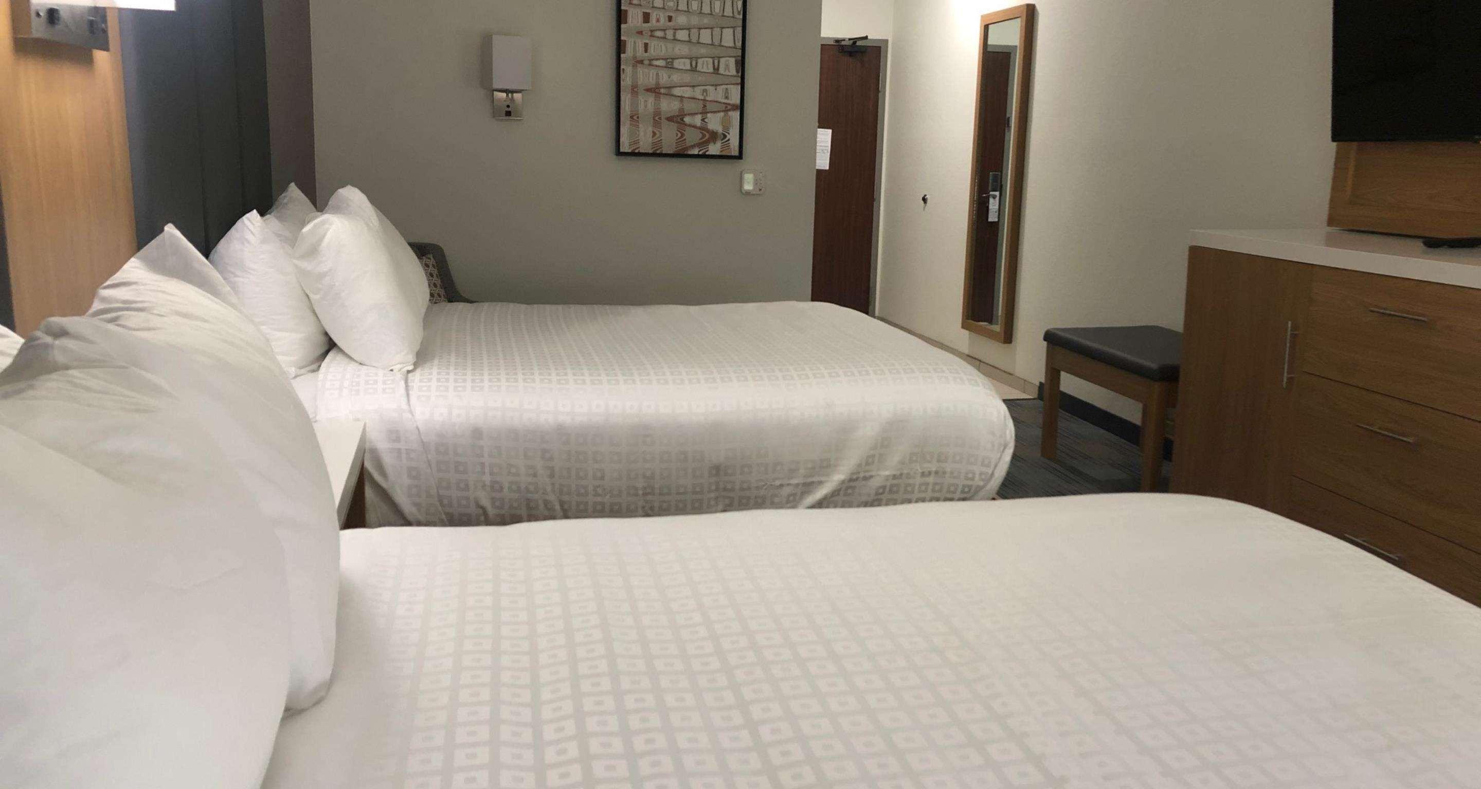 La Quinta Inn & Suites By Wyndham Coralville Iowa City Bagian luar foto