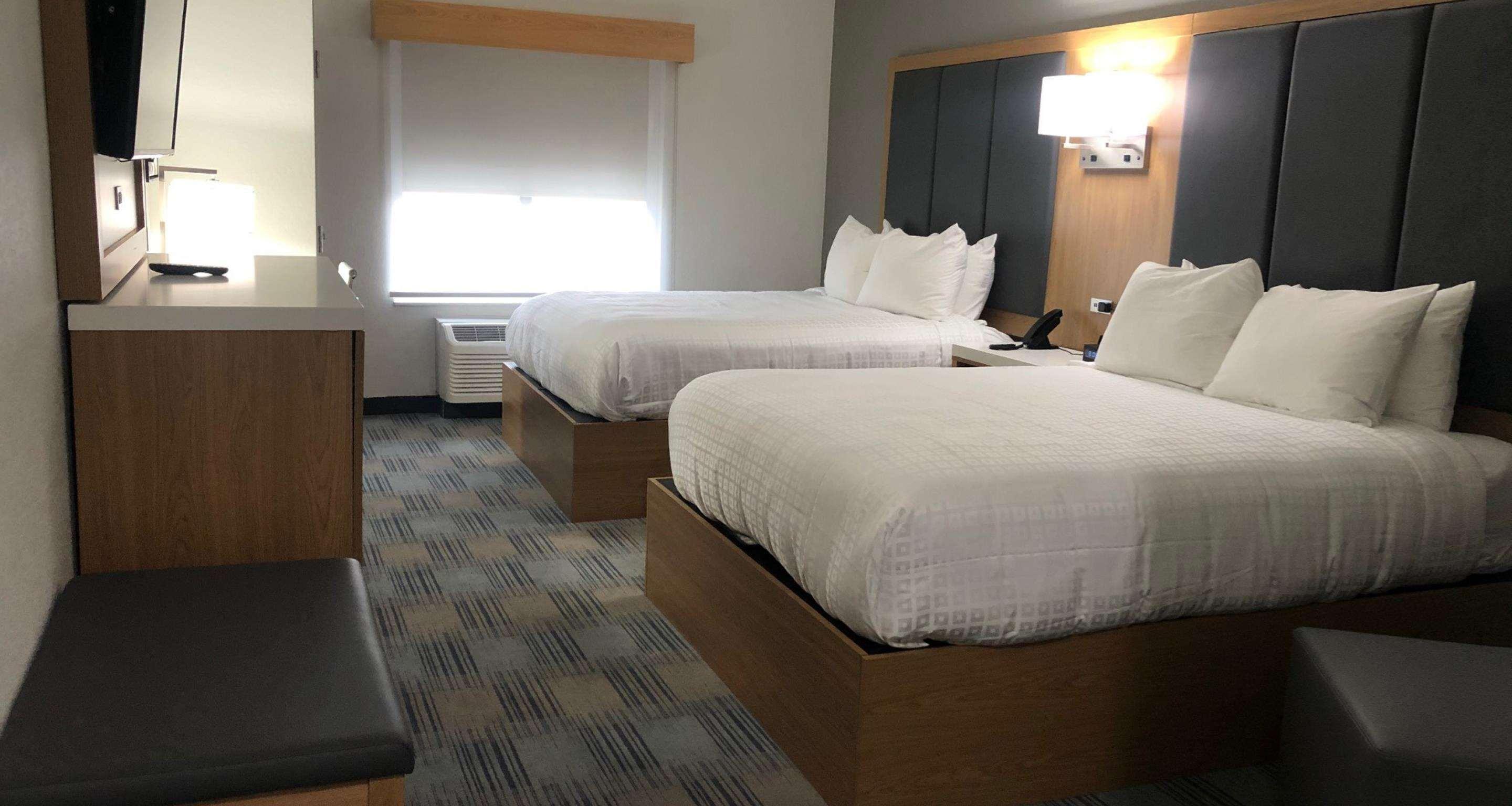 La Quinta Inn & Suites By Wyndham Coralville Iowa City Bagian luar foto