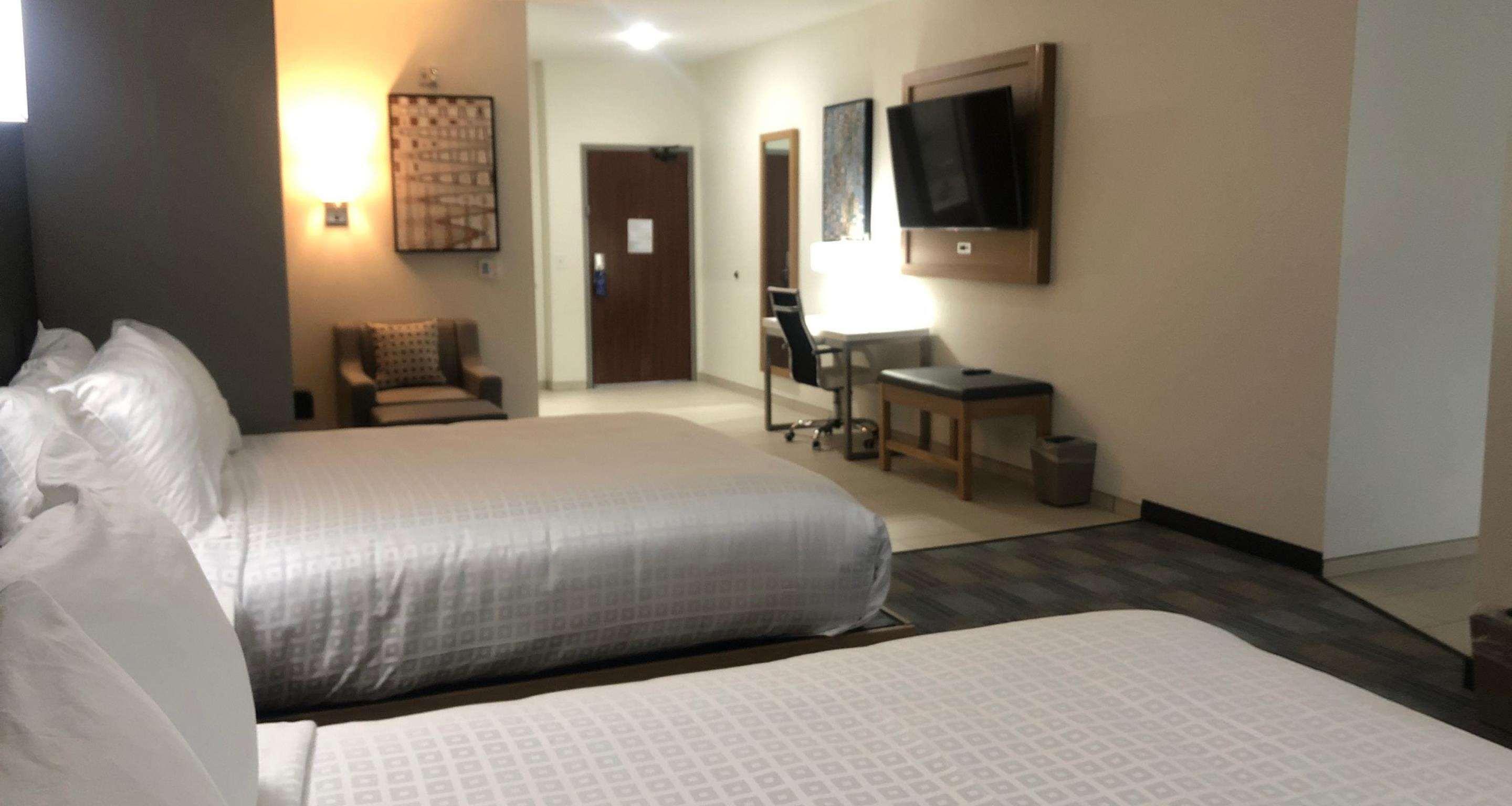 La Quinta Inn & Suites By Wyndham Coralville Iowa City Bagian luar foto