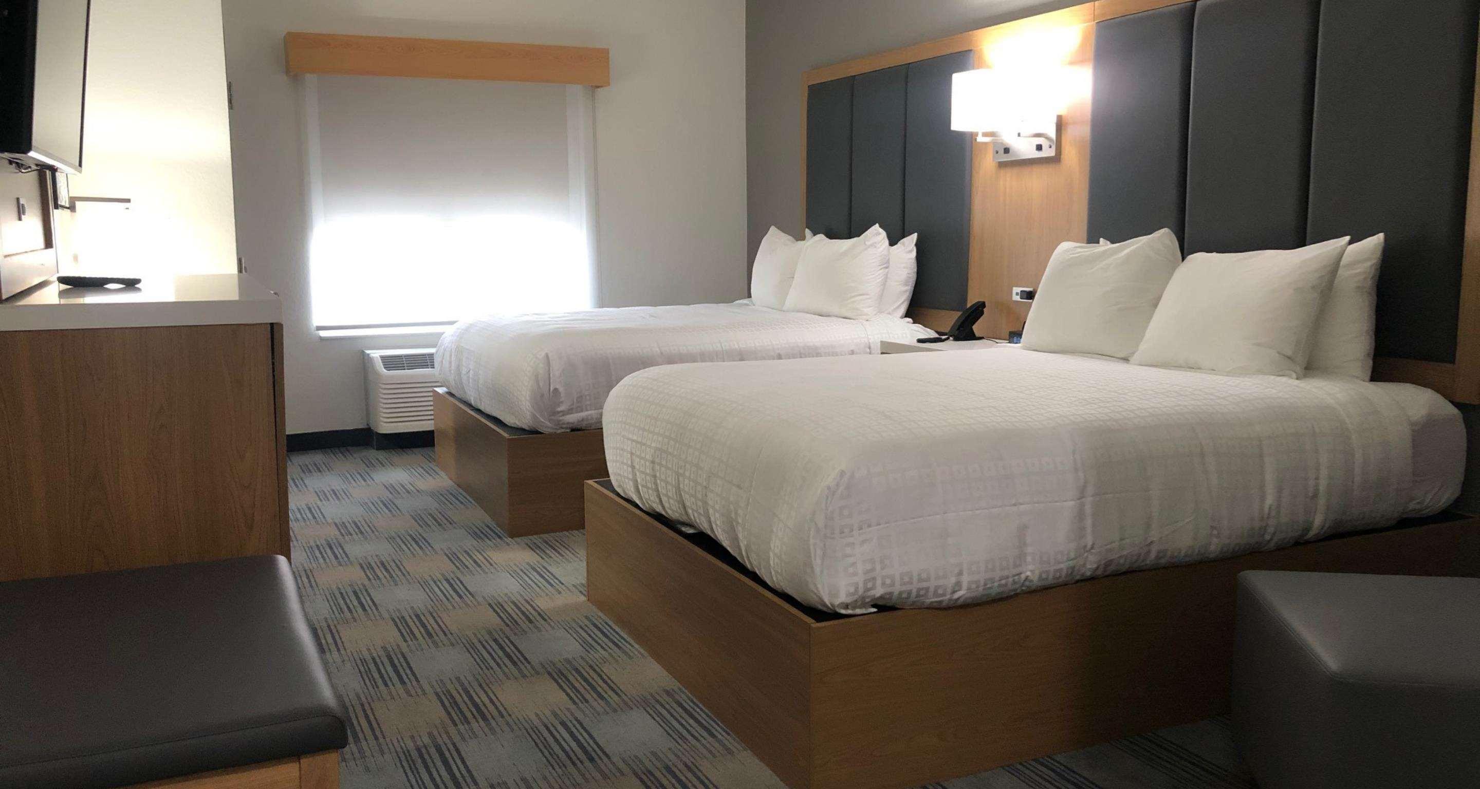 La Quinta Inn & Suites By Wyndham Coralville Iowa City Bagian luar foto