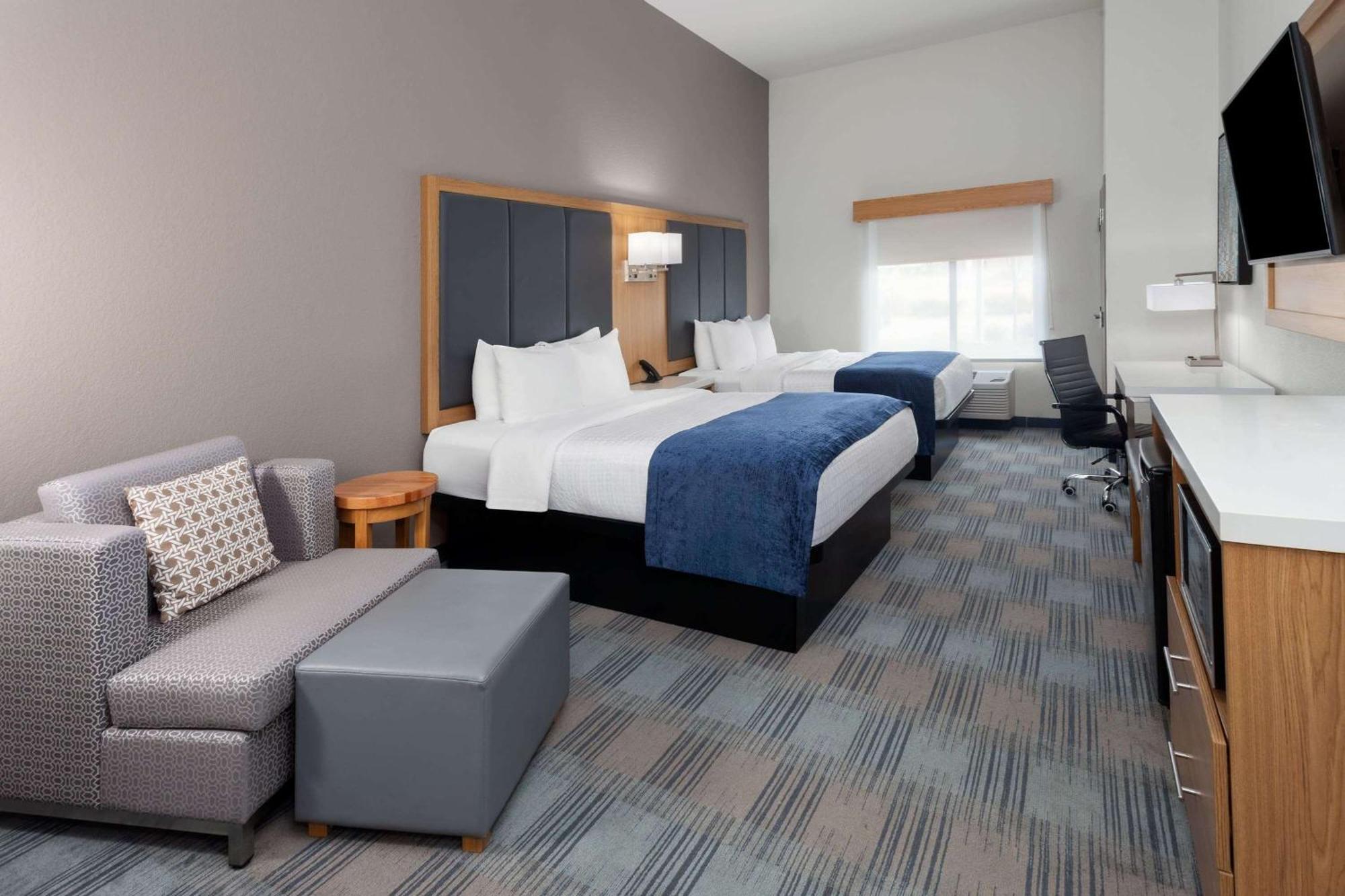 La Quinta Inn & Suites By Wyndham Coralville Iowa City Bagian luar foto